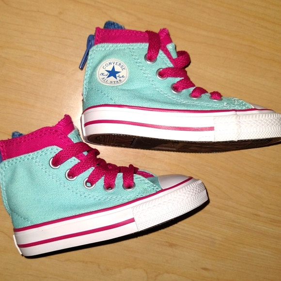 Converse Shoes - Picture 1 of 5